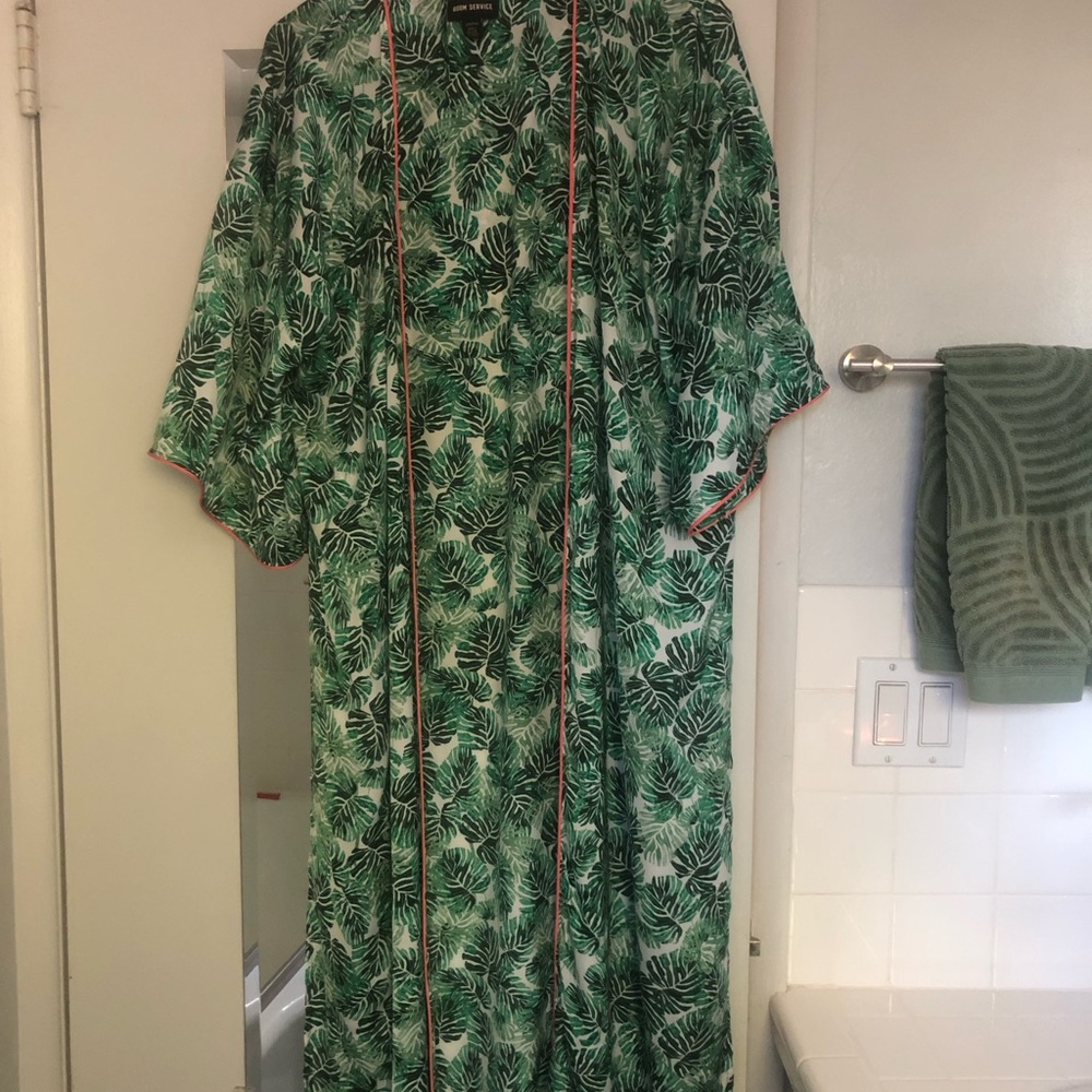 Green Tropical Monstera Leaf Kimono-Style Robe with slits Nordstrom